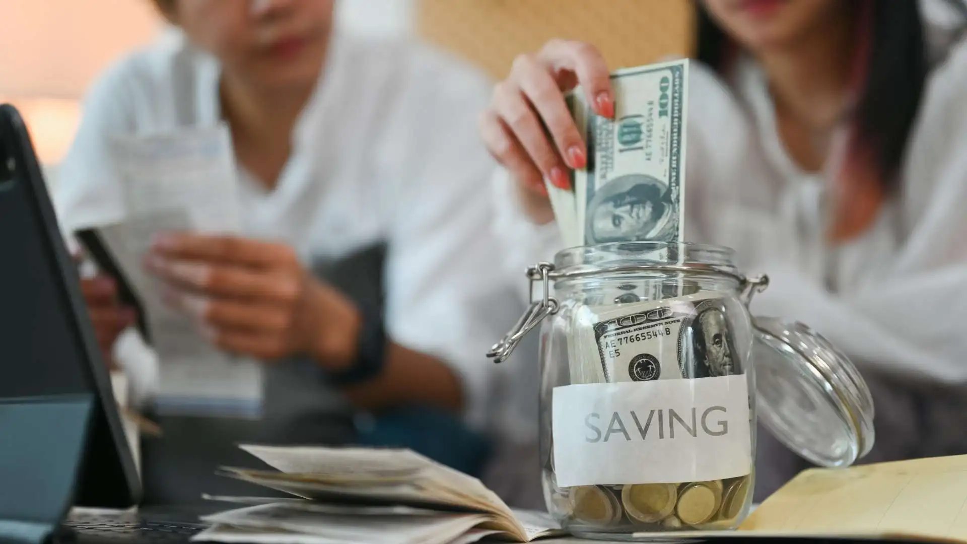 How Much Money to Keep In Savings Account