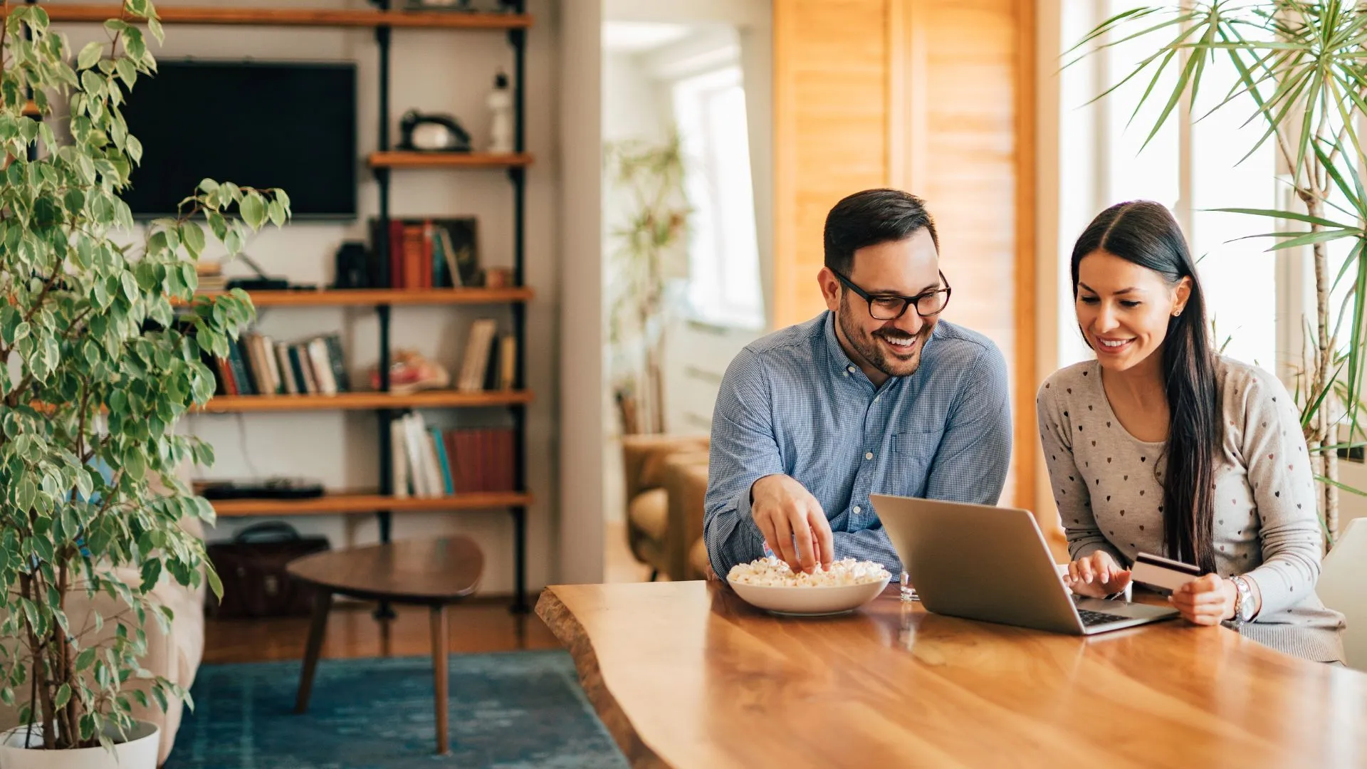 Should I File Separately If My Husband Owes Taxes? | Beem