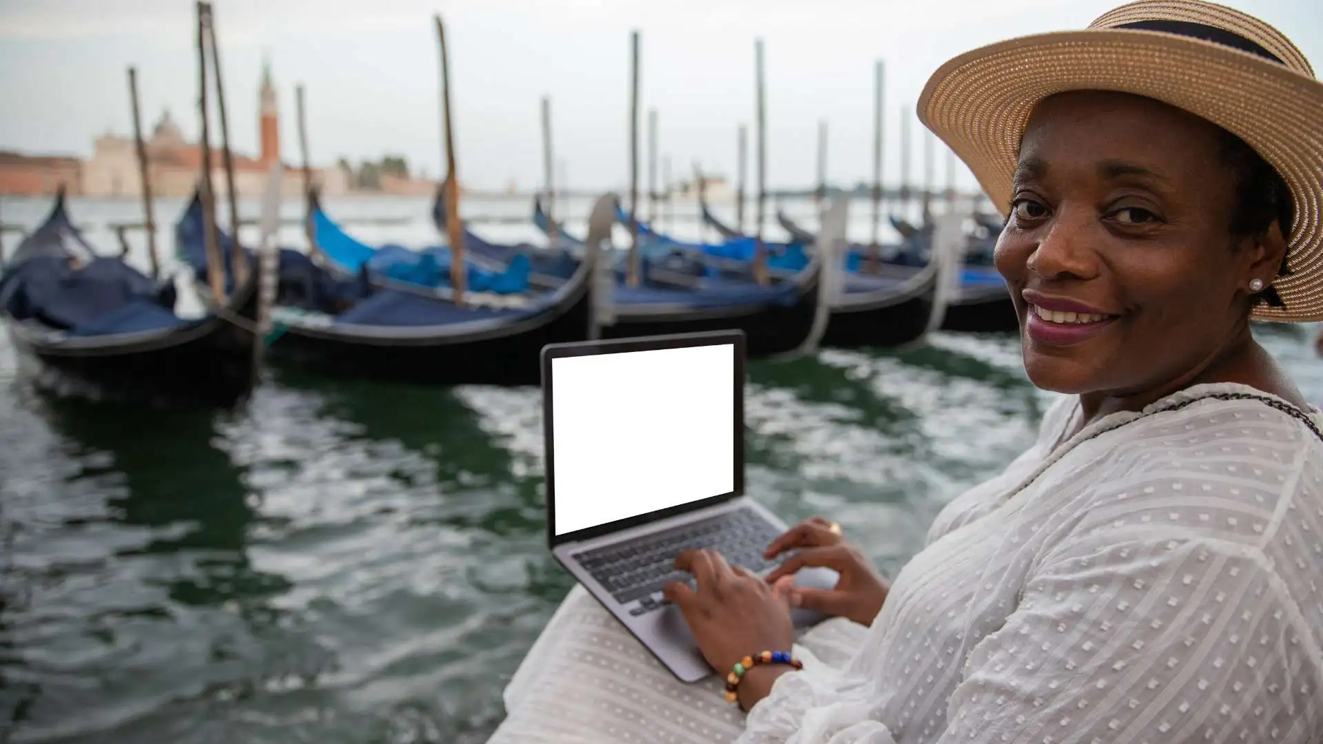 How to Make Money as a Digital Nomad