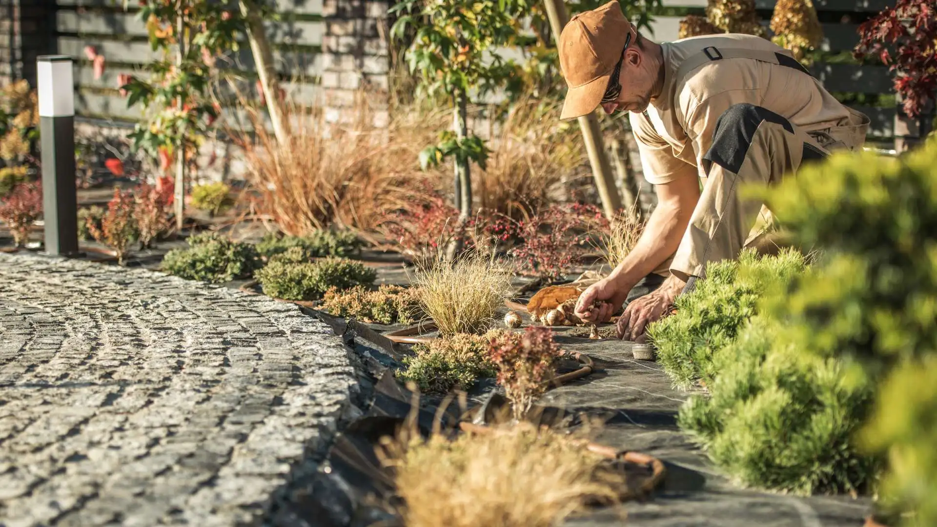 How to Make Money as a Landscaper