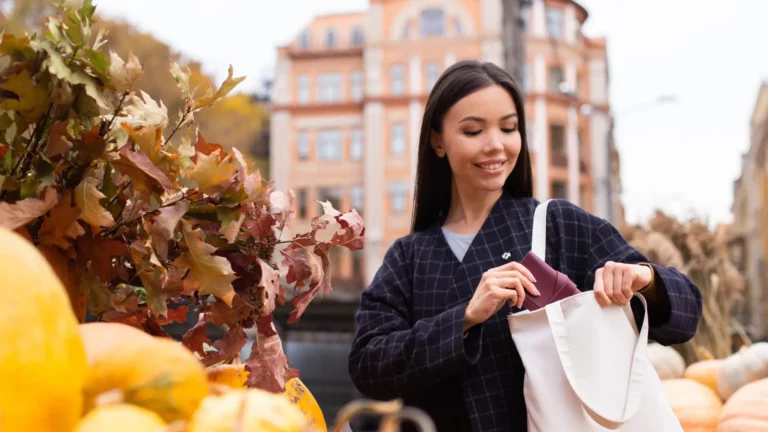 Spending Triggers: How to Avoid Impulse Buys and Master Mindful Shopping