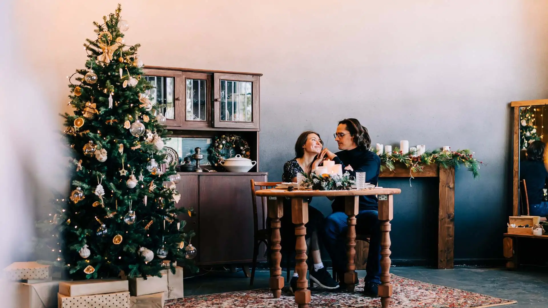 what to gift a boyfriend on christmas​