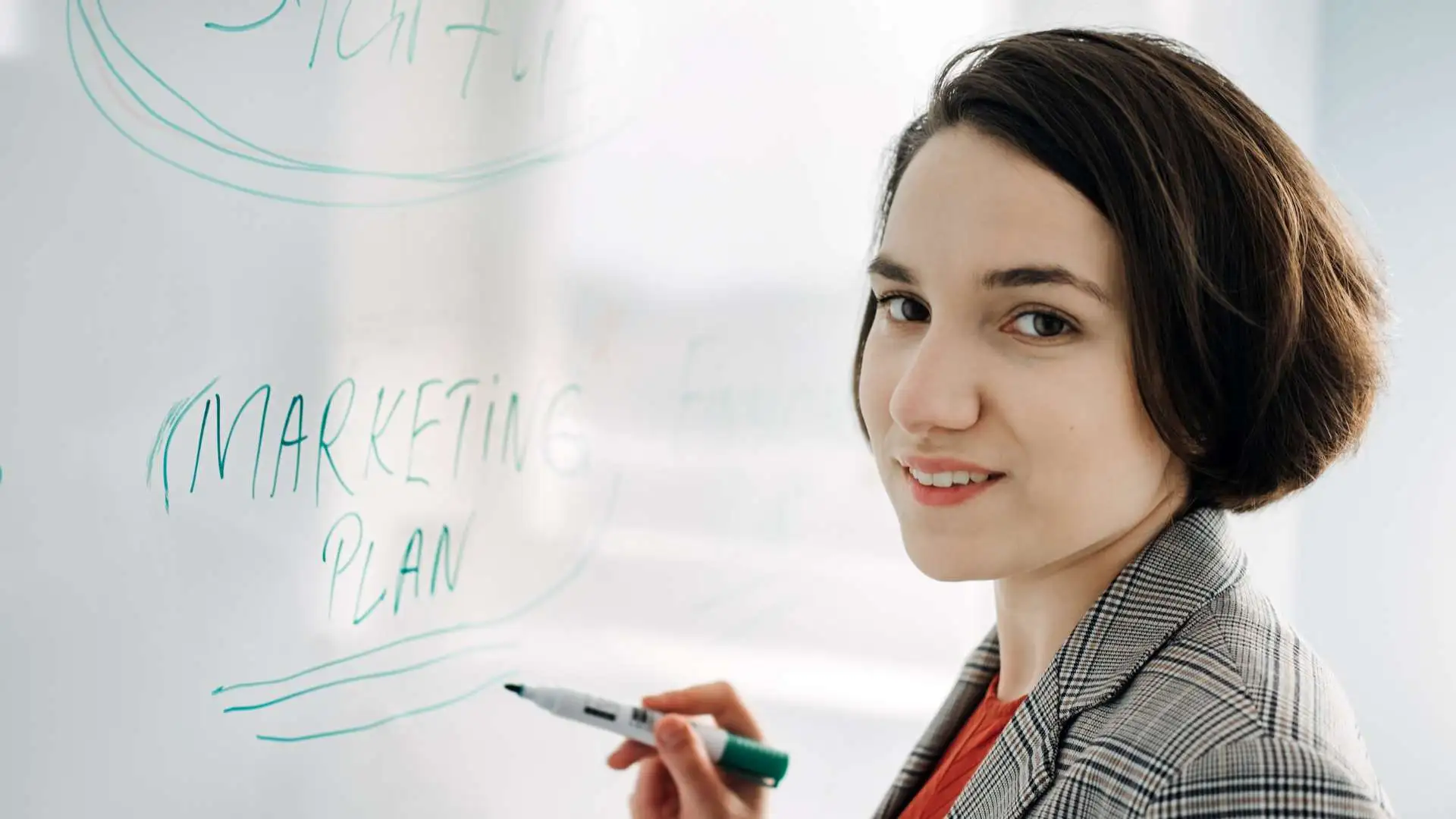 How to Start a Marketing Side Hustle