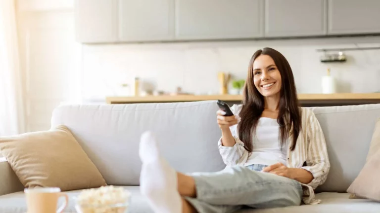 The Truth About Why So Many Millennials Live Paycheck to Paycheck