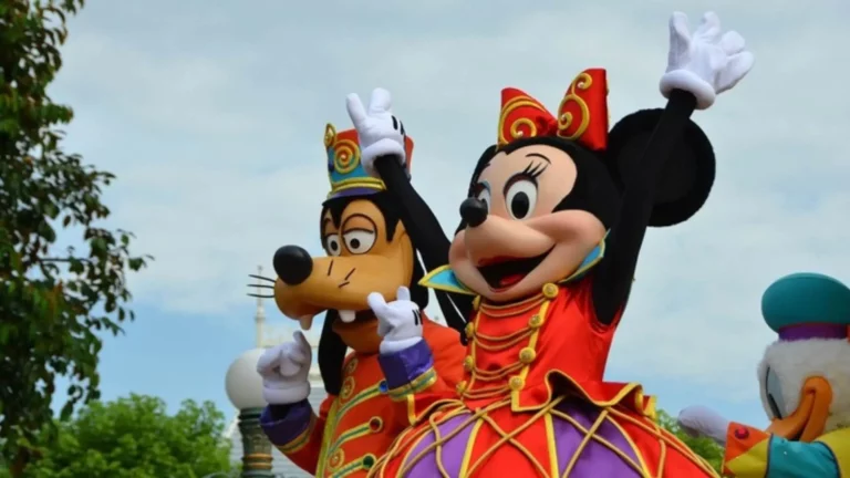 does disney pay taxes