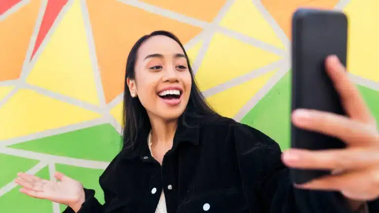 Cash Advance for Brand Ambassadors and Sponsored Content Creators