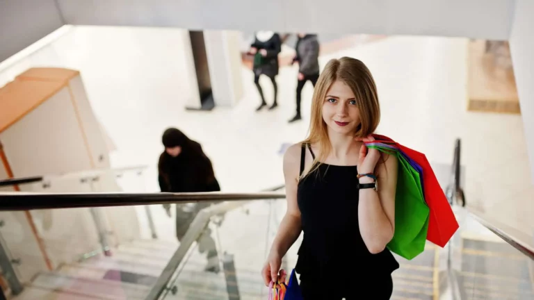 How to Get a Student Discount at Malls