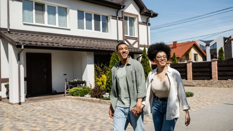 Assessing Neighborhood Change_ Buying Early or Waiting