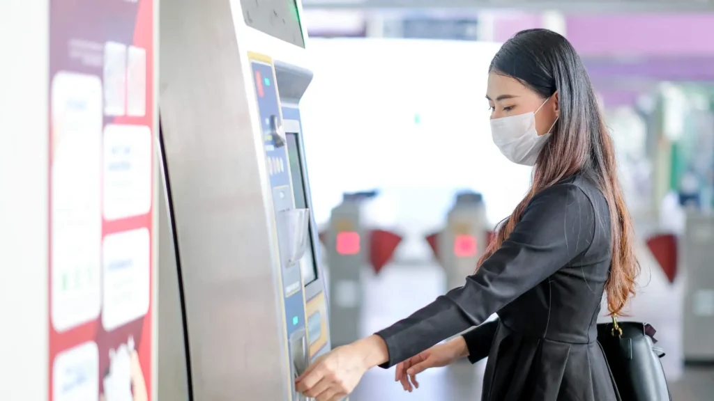 Zero-Fee Global ATM Strategies for Travelers