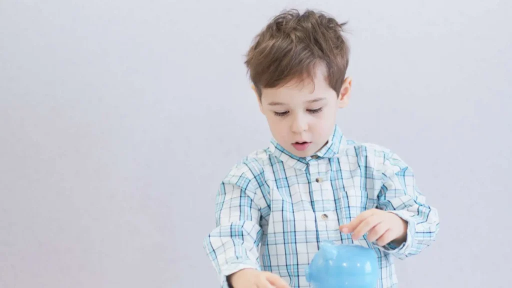 Piggy Banks and Jars to Teach Kids About Savings