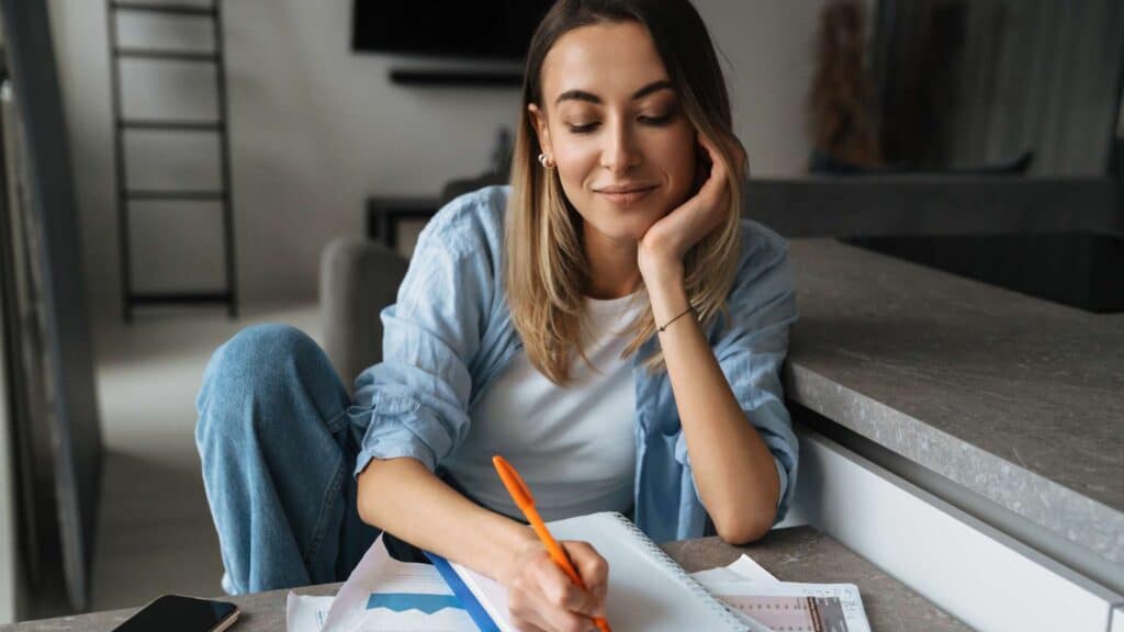 Your 2025 Financial Planning Guide for New Year's Eve