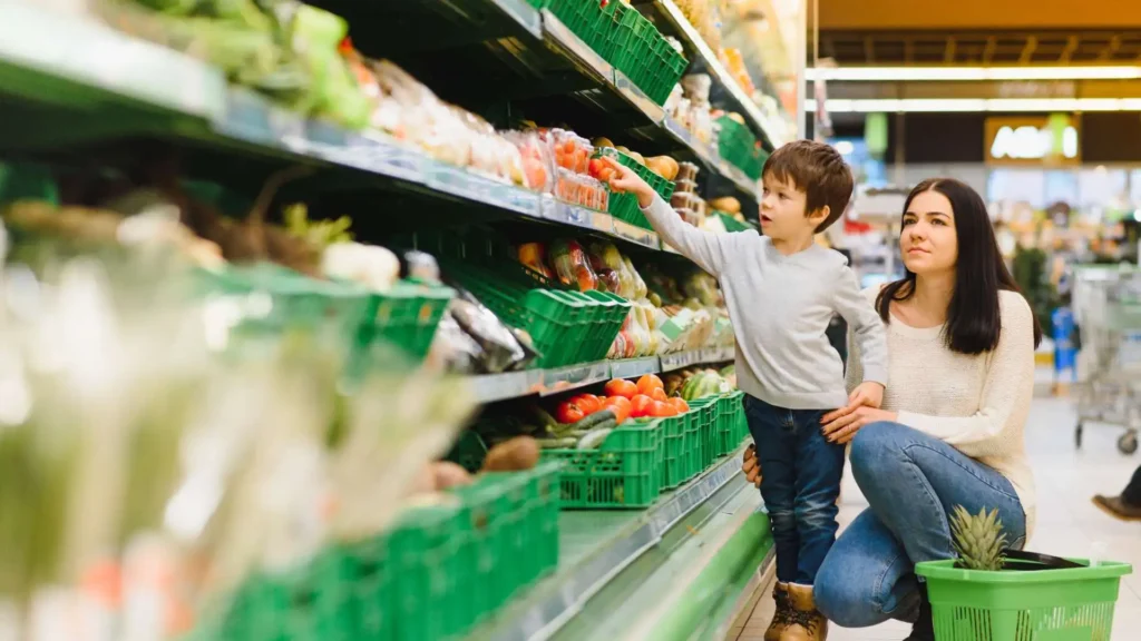 Financial Lessons Parents Can Teach Kids