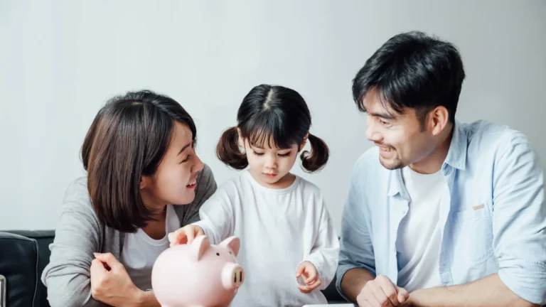 How to Teach Kids to Track Their Spending With Simple Tools