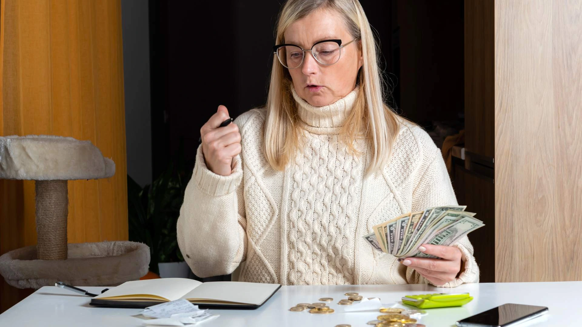 Signs You are Living Paycheck to Paycheck