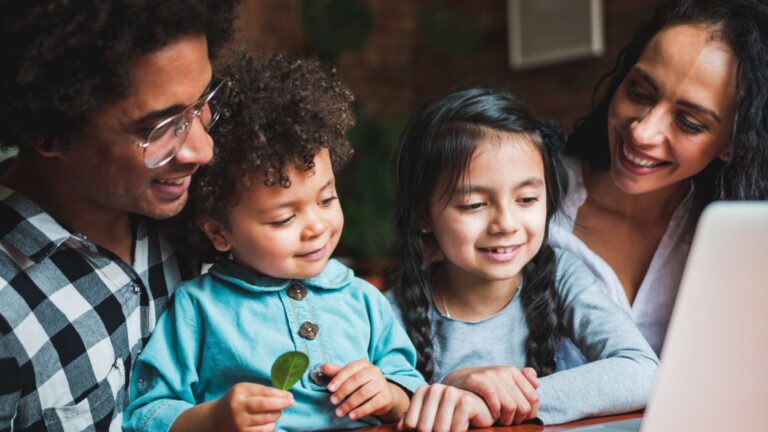 Financial Safety for Parents Protecting Kids’ First Cards and Online Spending