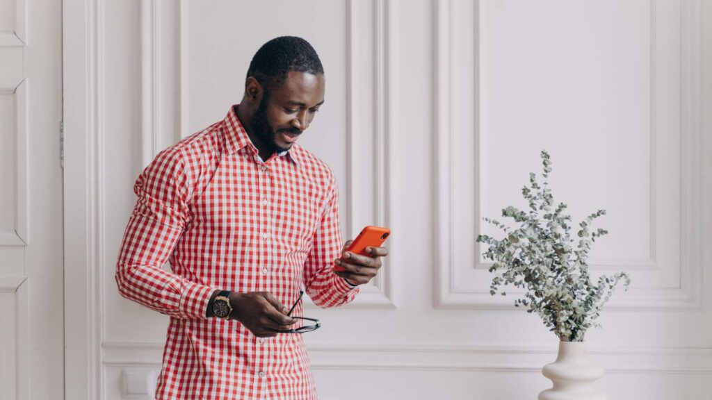 How Mobile Banking Apps Are Helping Americans Save Smarter
