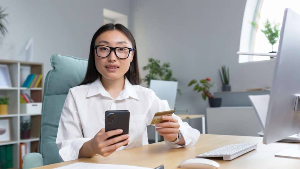 How to Stay Safe While Using Mobile Banking Apps