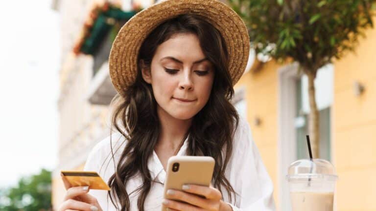 The Pros and Cons of Digital Banking vs Mobile Banking